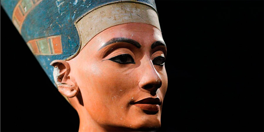 Nefertiti's makeup